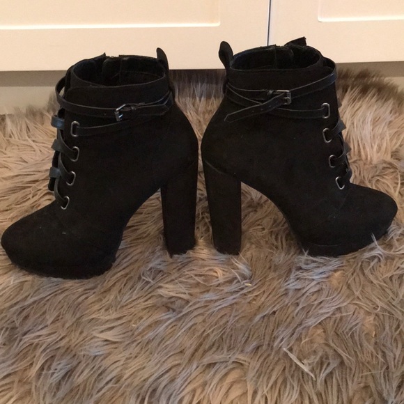 Daya by Zendaya Kearney Corset Bootie - Picture 5 of 6